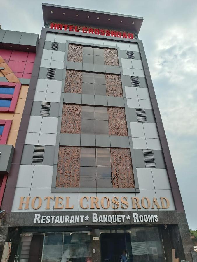 Hotel Cross Road By Wb Inn Unnao Exterior photo