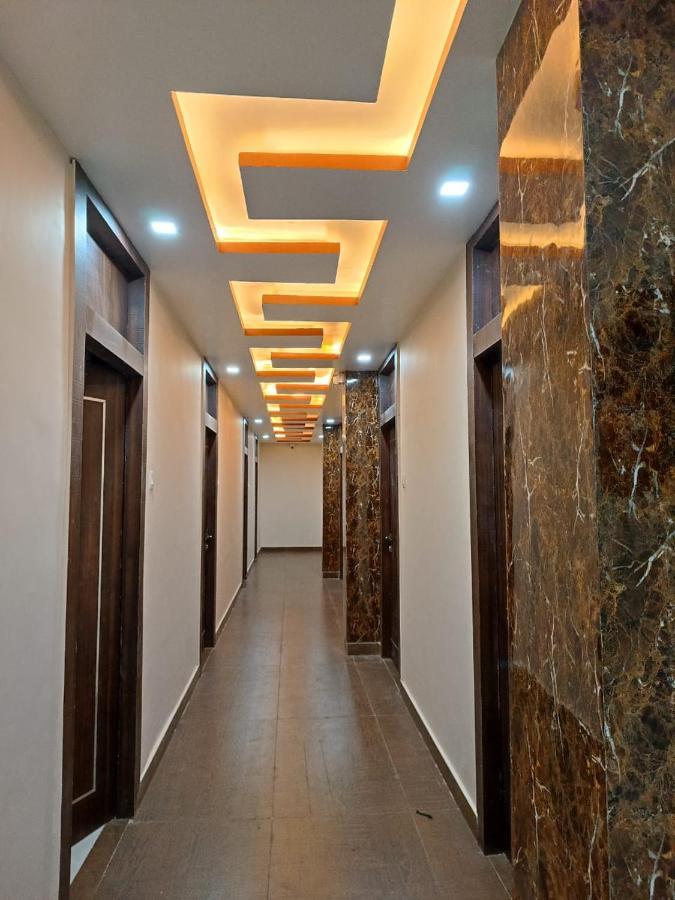 Hotel Cross Road By Wb Inn Unnao Exterior photo