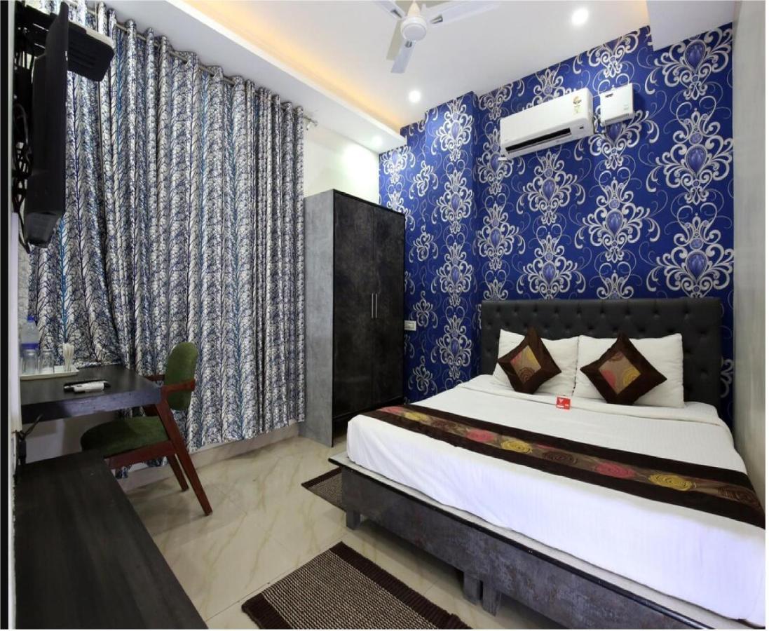 Hotel Cross Road By Wb Inn Unnao Exterior photo