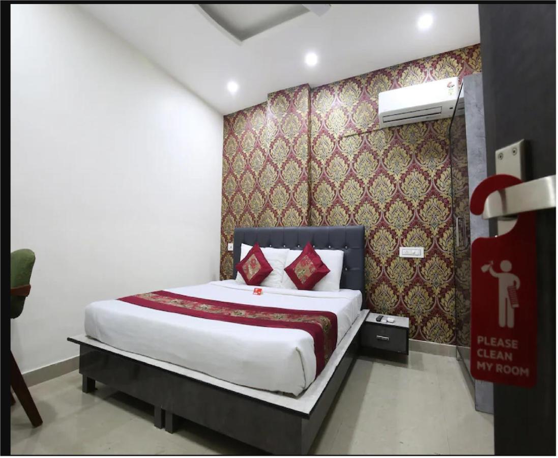 Hotel Cross Road By Wb Inn Unnao Exterior photo